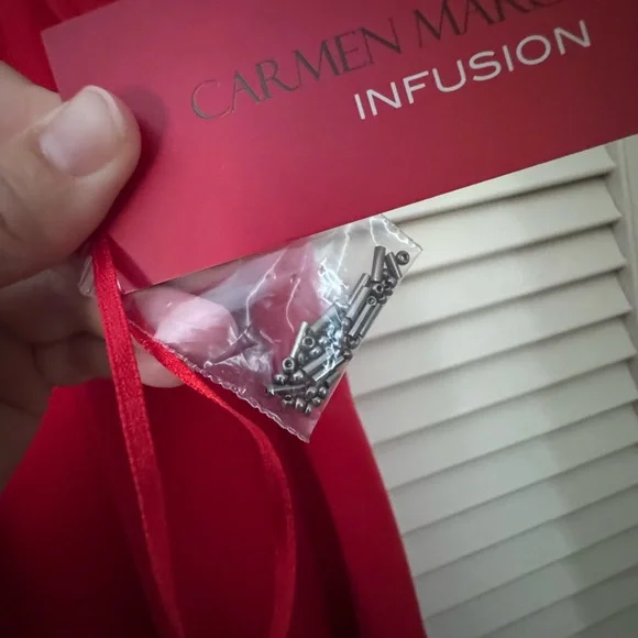 ♥️ Dark Red Carmen Marc Valvo Infusion Dress ♥️ - Picture 5 of 7